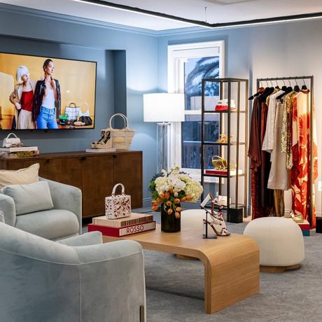 Store Front for The Fifth Avenue Club Orlando