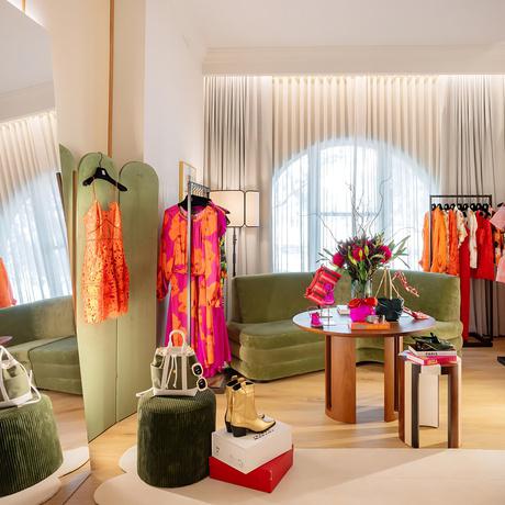 Store Front for The Fifth Avenue Club Savannah