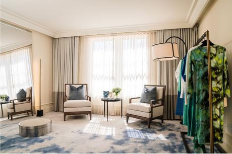 Store Front for The Fifth Avenue Club St. Petersburg